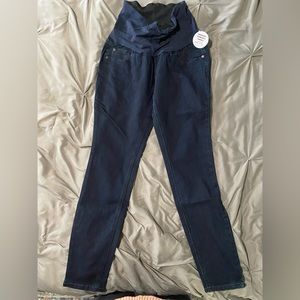 Motherhood Maternity Post Pregnancy Skinny Jeans, size medium.